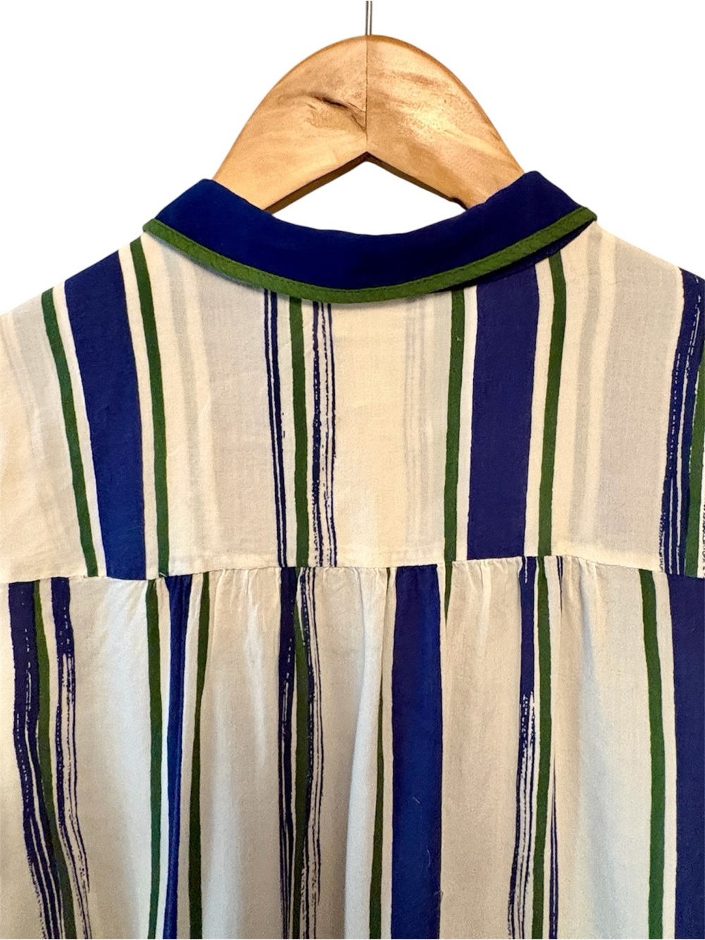 Anthropologist Maeve Striped Button-Front Blouse in White & Blue Stripes, size 6 - Picture 9 of 14